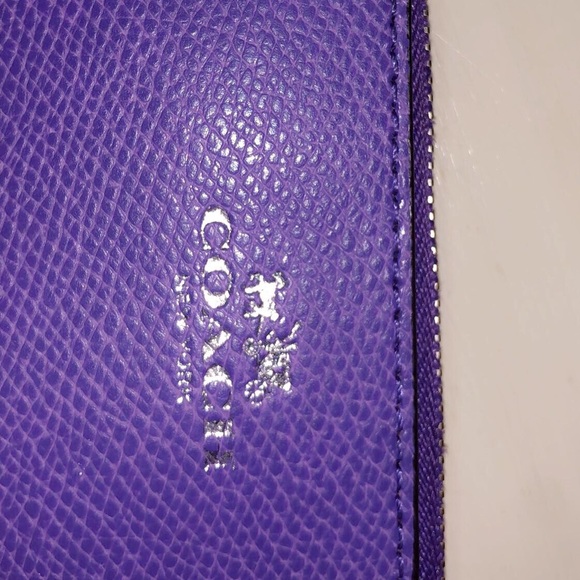 Coach Wristlet - Picture 4 of 4